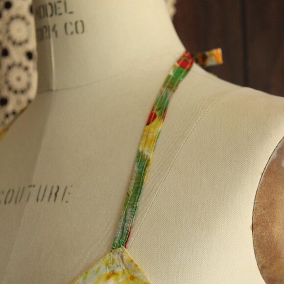 Vintage 1960s Bikini Swimsuit Top, Surfer Print in Yellow Red and Green Swimwear - Picture 7 of 10